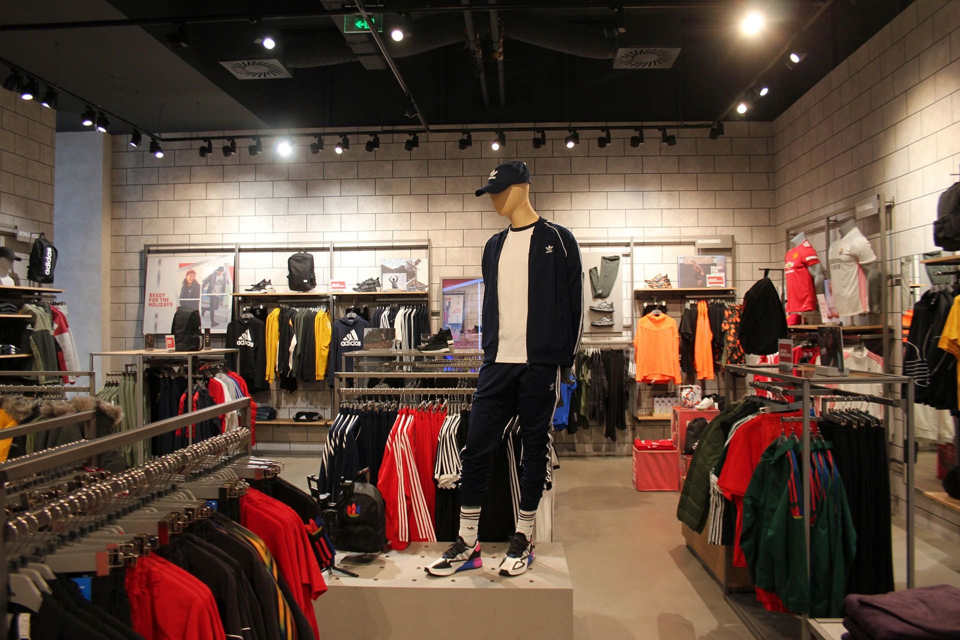 Adidas Galerija interior